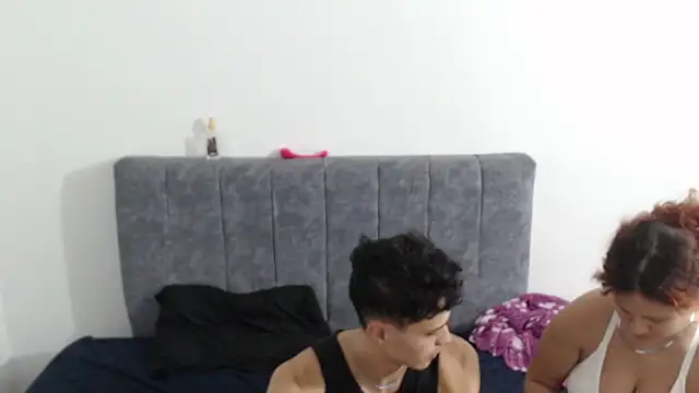 hottie couplee online show from May 29, 2026, 10:52 pm