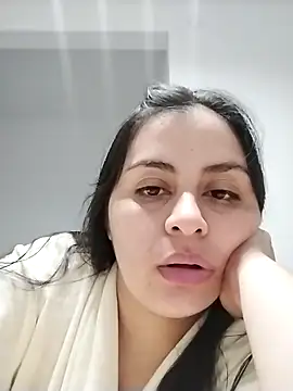 latina prohibida online show from February 8, 2026, 3:43 am