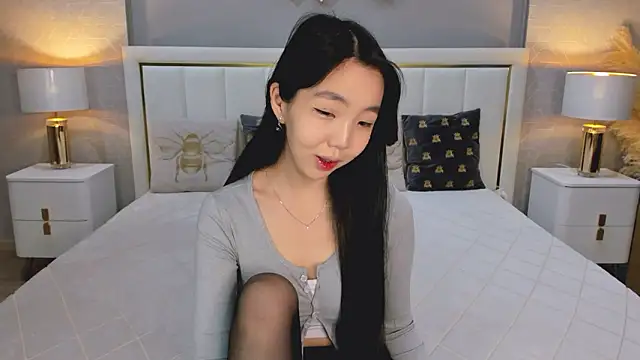 Snapshot of EMILY_GREENSON chatting on February 14, 2026, 6:43 am EMILY GREENSON online show from February 14, 2026, 6:43 am