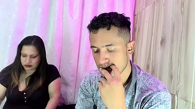 n4ughty friends online show from December 4, 2025, 4:55 am