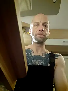 scotbhoyscott online show from December 3, 2025, 12:40 am