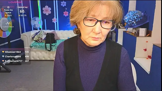 Snapshot of Mia_Monno chatting on December 2, 2025, 11:48 am Mia Monno online show from December 2, 2025, 11:48 am