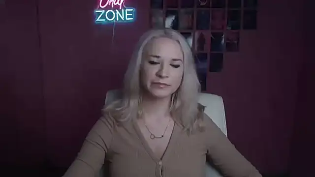 Snapshot of Melodie_Aster chatting on July 6, 2026, 5:26 am Melodie Aster online show from July 6, 2026, 5:26 am