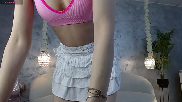 SilviaVanda online show from March 26, 2026, 8:09 am