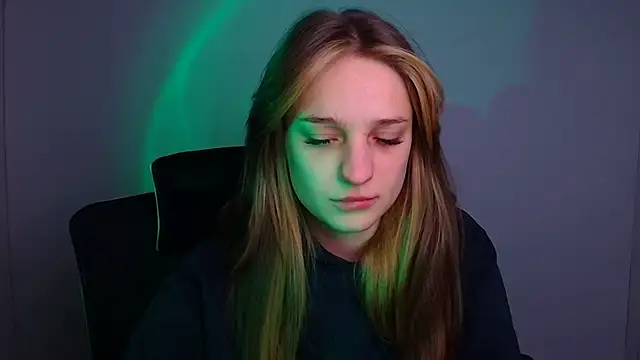 Katie Rosiee online show from December 22, 2025, 10:18 pm