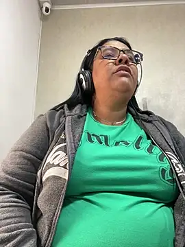 Carameloswing1 online show from April 18, 2026, 4:11 pm