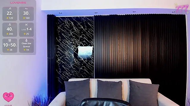 TiffanyHoustton online show from March 16, 2026, 11:58 am