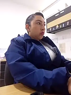 Valeria montana  online show from March 31, 2026, 12:05 pm