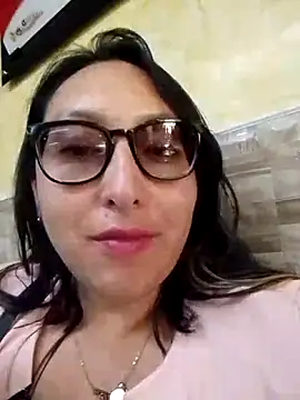 Snapshot of Valeria_montana_ chatting on May 1, 2026, 8:24 pm Valeria montana online show from May 1, 2026, 8:24 pm