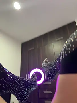 AlaiaSweet   online show from December 4, 2025, 9:23 pm