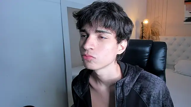 CONNOR STONNE  online show from April 16, 2026, 11:51 pm