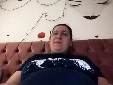 Dana92va online show from February 13, 2026, 6:37 pm