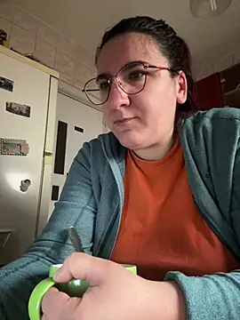 Dana92va online show from February 17, 2026, 9:06 am