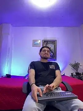 williamsmiiths16 online show from March 10, 2026, 11:59 am