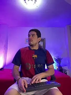 williamsmiiths16 online show from April 9, 2026, 11:48 am