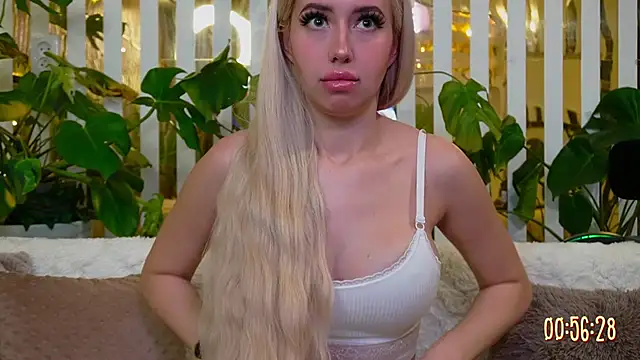 FlowweerGirl online show from March 5, 2026, 12:45 pm