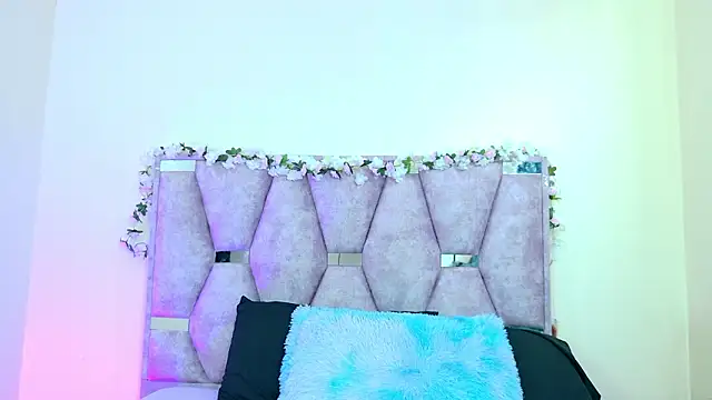 iris and damian online show from March 24, 2026, 5:18 pm