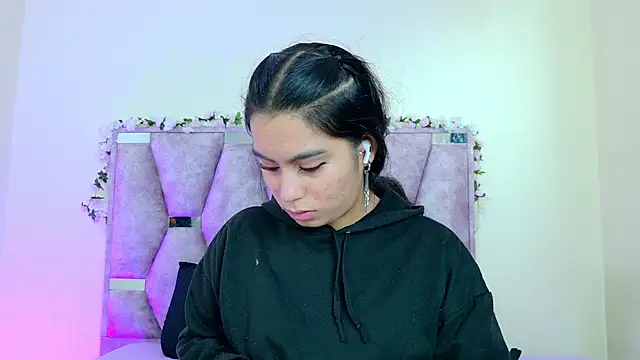 iris and damian online show from April 17, 2026, 5:16 pm