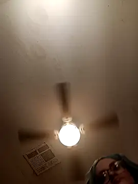 snowbird1117 online show from March 26, 2026, 7:47 am