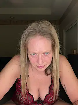 Snapshot of MissyLovelace chatting on February 6, 2026, 12:19 pm MissyLovelace online show from February 6, 2026, 12:19 pm