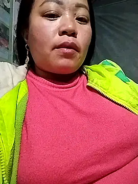 Snapshot of AlilaK2 chatting on February 7, 2026, 1:37 pm AlilaK2 online show from February 7, 2026, 1:37 pm