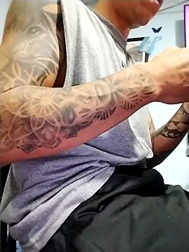 Snapshot of Eliazs2316- chatting on December 3, 2025, 6:54 am Eliazs2316- online show from December 3, 2025, 6:54 am