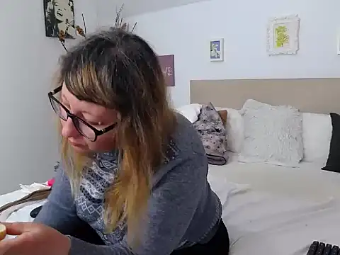 OlgaPavlova online show from April 15, 2026, 11:39 am