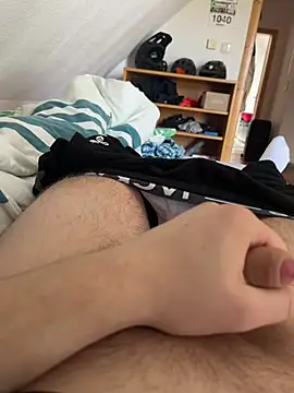 hannes256102 online show from March 21, 2026, 10:42 am