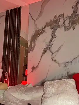 BellaHarpeer online show from April 16, 2026, 9:39 pm