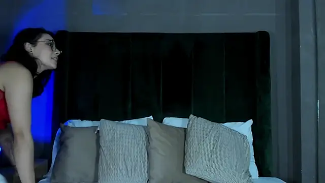 TaniaRedd  online show from March 3, 2026, 1:50 pm