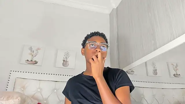 teylor lovee online show from February 28, 2026, 10:38 am