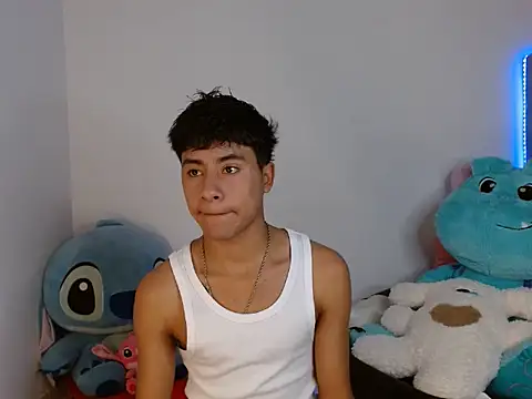 Sebas Ross04 online show from February 27, 2026, 11:05 pm