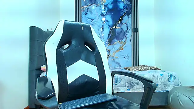 Valentina and sneider  online show from February 23, 2026, 7:11 pm