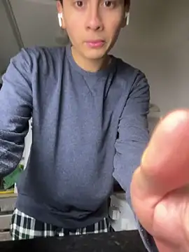 hungspanishtwink online show from February 1, 2026, 10:30 pm