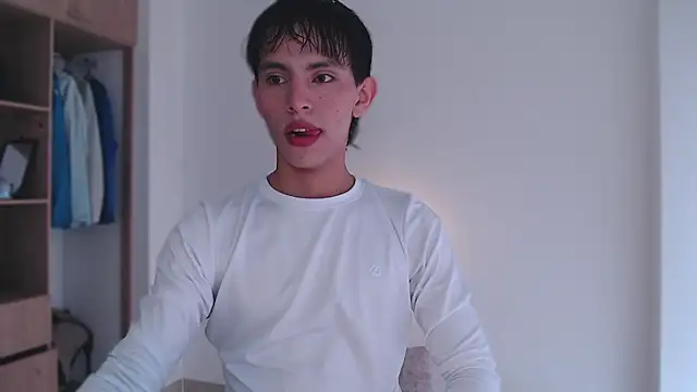 andrew courtzz online show from February 16, 2026, 7:32 pm