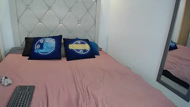 Kat Cute online show from April 25, 2026, 3:31 am