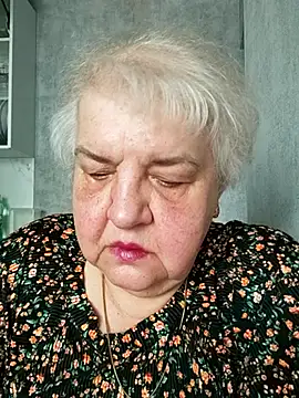 HapinessLovee online show from May 18, 2026, 7:14 am