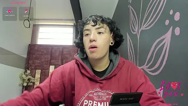 Kiara Fox   online show from February 25, 2026, 8:29 pm