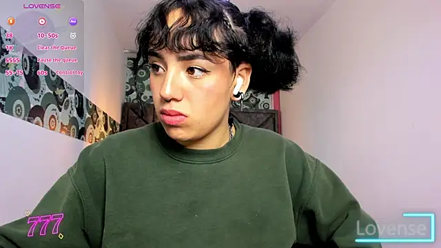 Kiara Fox   online show from June 3, 2026, 2:33 pm