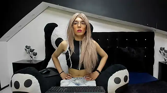 Lis Pearson online show from March 1, 2026, 8:33 pm