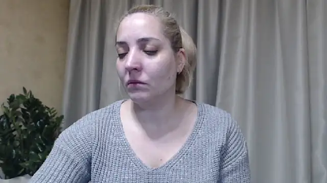 Snapshot of sweetpussy chatting on February 5, 2026, 9:30 pm sweetpussy online show from February 5, 2026, 9:30 pm