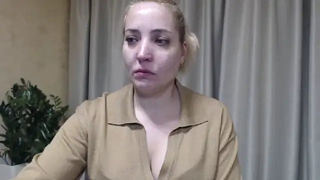 Snapshot of sweetpussy chatting on February 19, 2026, 5:42 pm sweetpussy online show from February 19, 2026, 5:42 pm