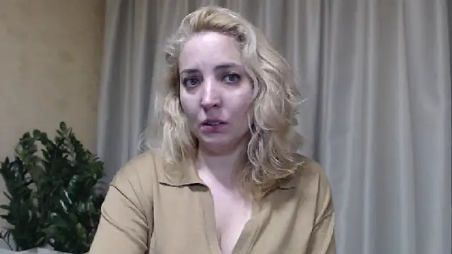Snapshot of sweetpussy chatting on February 28, 2026, 12:06 pm sweetpussy online show from February 28, 2026, 12:06 pm