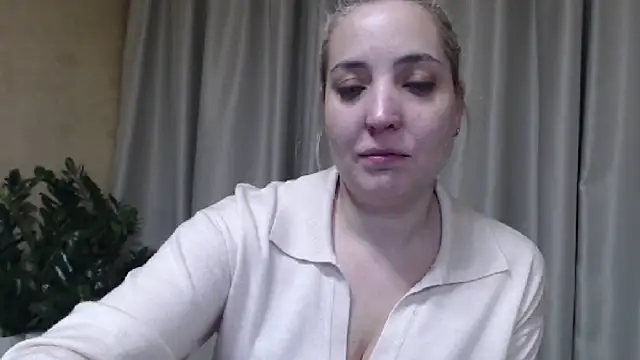 Snapshot of sweetpussy chatting on March 5, 2026, 6:37 pm sweetpussy online show from March 5, 2026, 6:37 pm