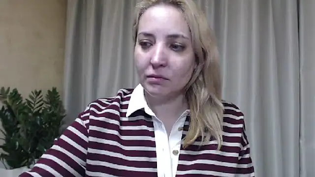 Snapshot of sweetpussy chatting on March 12, 2026, 10:49 pm sweetpussy online show from March 12, 2026, 10:49 pm