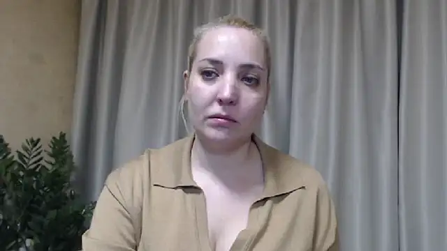 Snapshot of sweetpussy chatting on March 21, 2026, 5:05 pm sweetpussy online show from March 21, 2026, 5:05 pm
