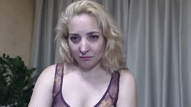 Snapshot of sweetpussy chatting on June 9, 2026, 3:56 pm sweetpussy online show from June 9, 2026, 3:56 pm