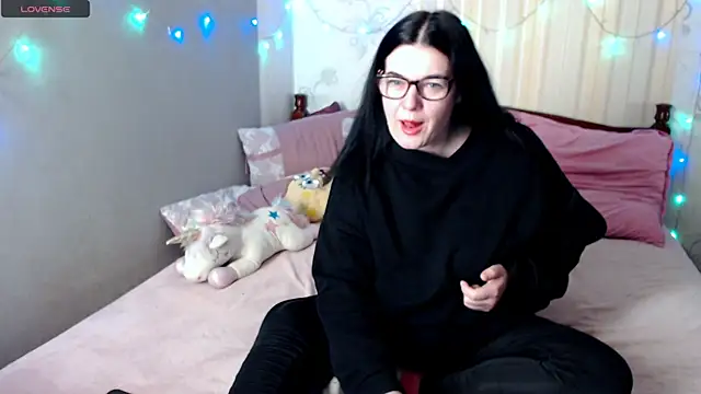 Snapshot of SashaBond chatting on February 15, 2026, 4:09 am SashaBond online show from February 15, 2026, 4:09 am