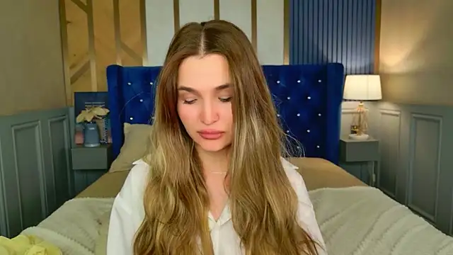 Lina Sinerz online show from May 31, 2026, 3:58 am