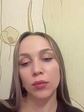 AnnaRow online show from December 14, 2025, 7:29 pm